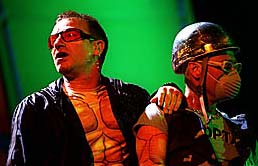 U2front.jpg (12431 bytes)